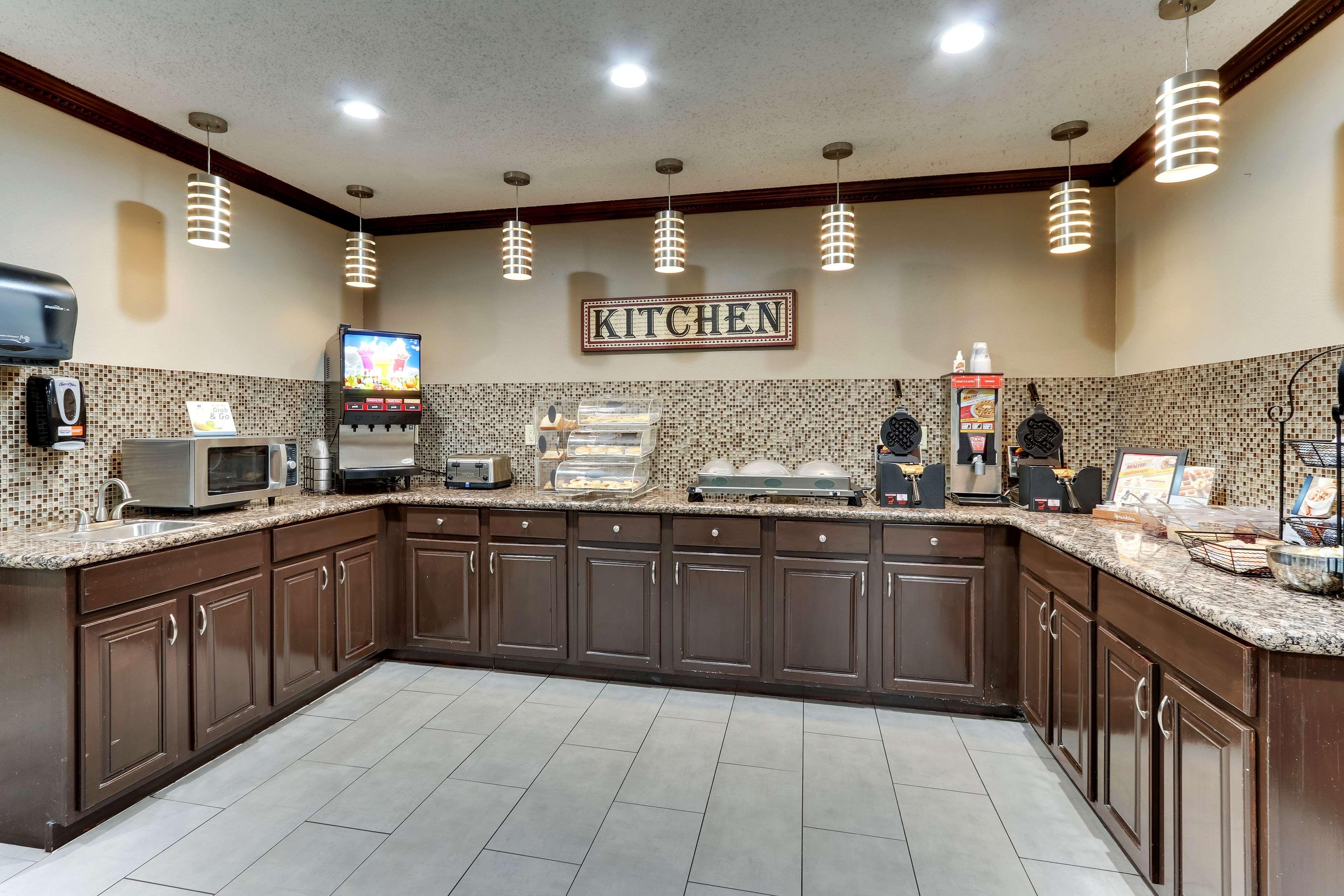 Western & 3* Wichita Falls