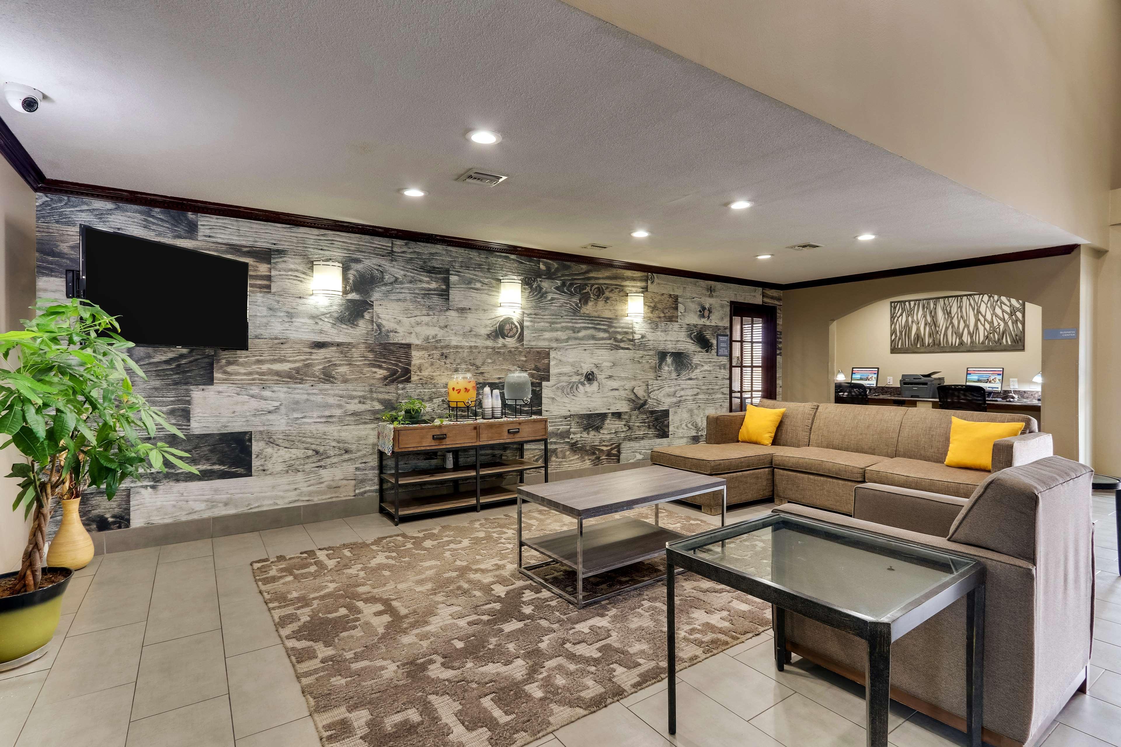 Western & 3* Wichita Falls